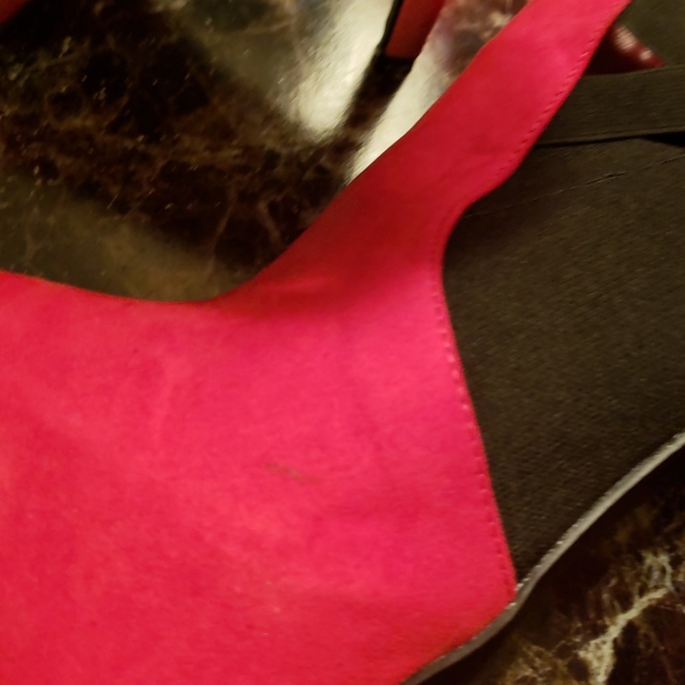 SHOES - Picture 5 of 7